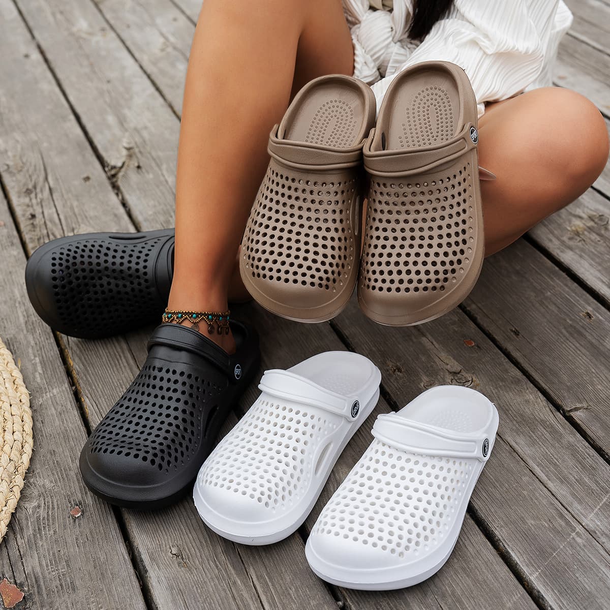 Summer Men's and Women's Dense Hole Flat Shoes Outdoor Lightweight Wading Non-slip Beach Sandals and Slippers Cross-border Slippers