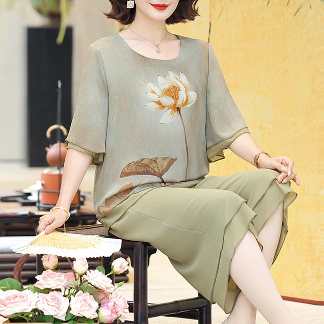 Summer Shirts for Middle-Aged and Elderly Women, Grandma's Shirts, Mom's Spring Clothes, Stylish Chinese Style Clothing for 50-60 Year Olds, Half-Sleeve