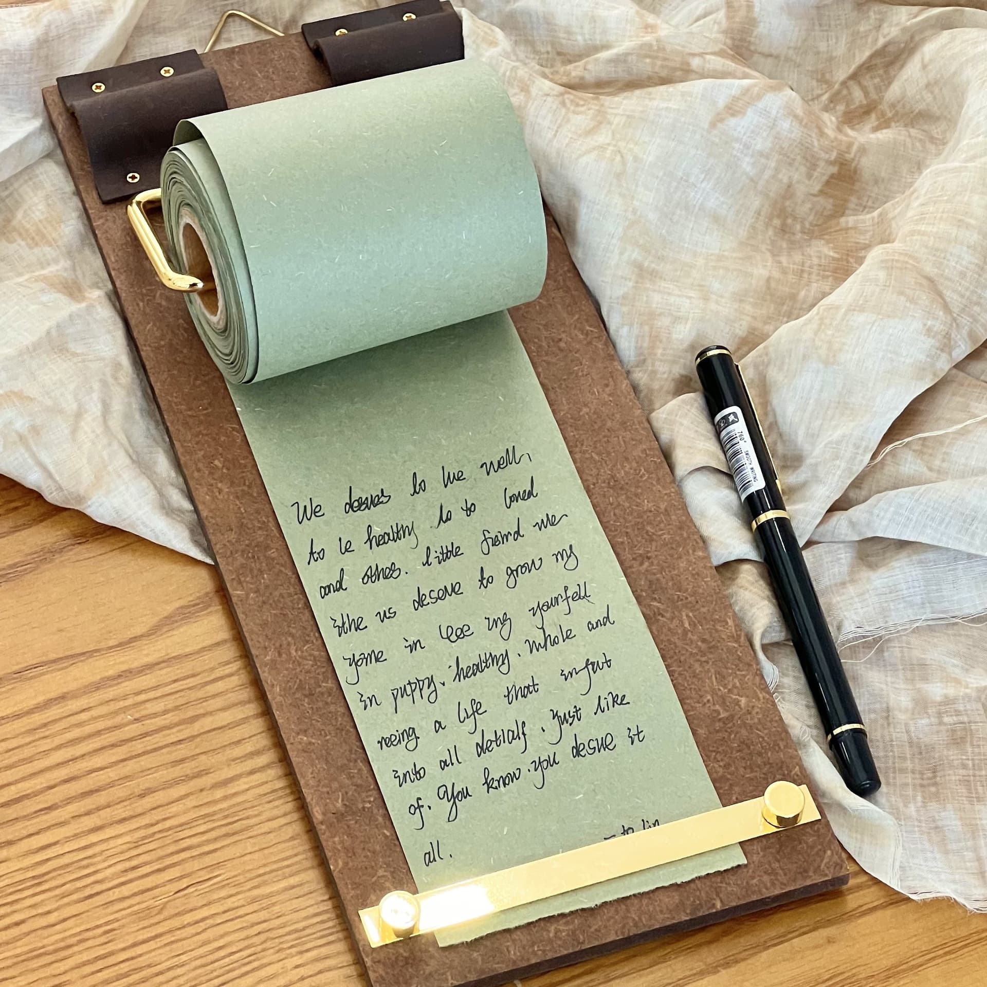 Vintage Clip Board with Rolled Sticky Notes, Tearable Blank Wooden Board Notepad Message Pad