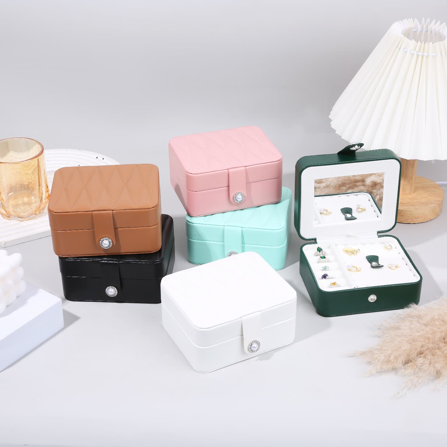 Leather jewelry box earrings earrings necklace hand jewelry box portable earrings ring storage box artifact transparent