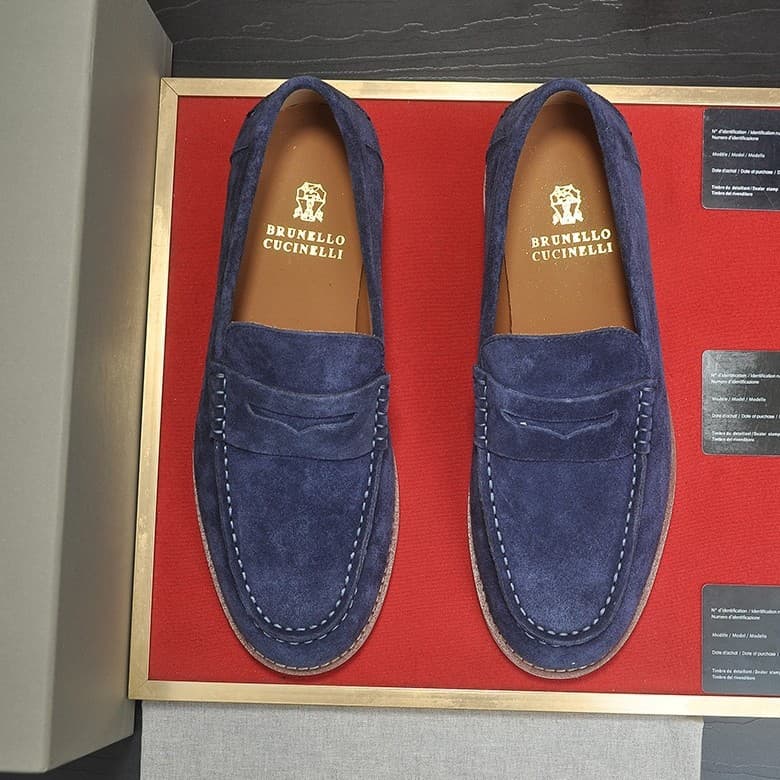 Square-toe soft-soled single shoes for men, new versatile tassel shallow mouth bean shoes, non-slip slip-on loafers for men