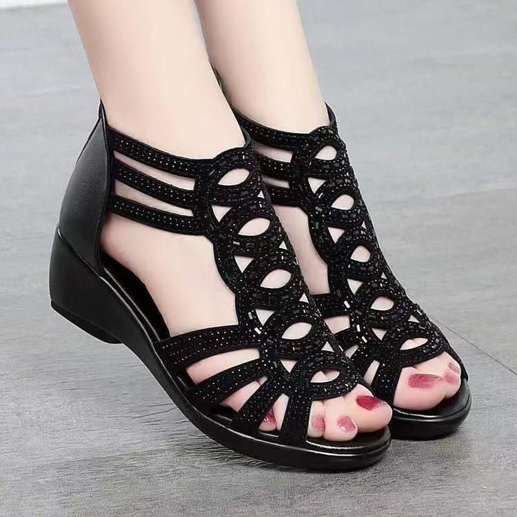 Women's Soft Leather Roman Sandals Summer 2026 New Style Soft Sole Mother Shoes Fashion Outdoor Women's Sandals Wedge Heel Women's Shoes