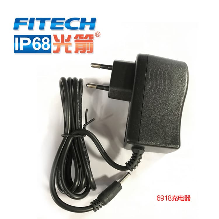 FITECH Light Arrow F8 High-Intensity Dive Flashlight Original Manufacturer Charger IP68 Dive Flashlight Charger