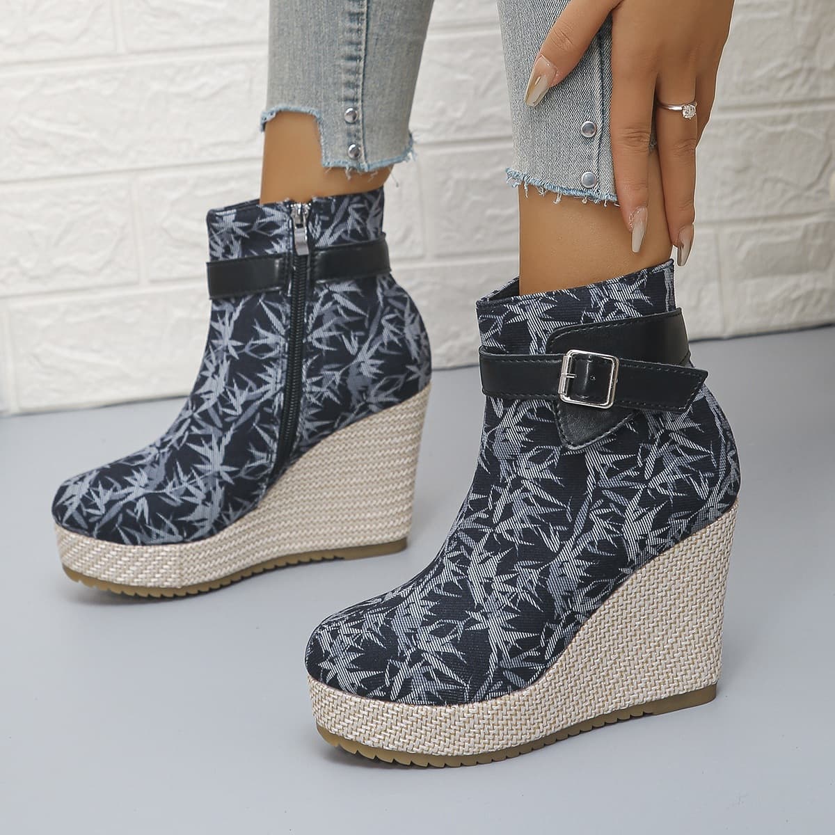 Cross-border Large Size Wedge Heel Pumps Women Autumn Winter New Fashion Round Toe Chunky Heel Retro High Heel Ankle Boots Cross-border Stock