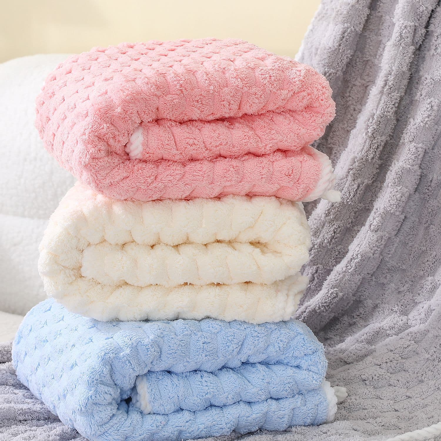 Wholesale Flannel Bath Towel Cloud Fluff Towel Absorbent Face Towel Small Towel Home Kitchen Bathroom Cleaning Hand Towel