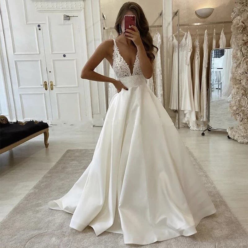 European and American Deep V Strap Lace Waist-Cinching Satin Wedding Dress with Train, Simple Floor-Length Ceremony Gown