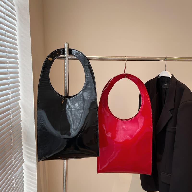 Fashion niche women's shoulder bag large capacity lightweight armpit bag trendy solid color glossy women's bag handbag