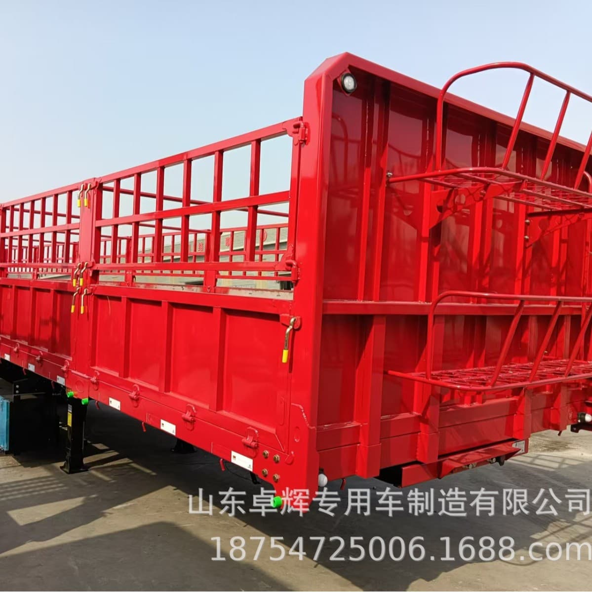 Factory direct shipment lightweight semi-trailer with detachable sideboards for transporting cattle and sheep.