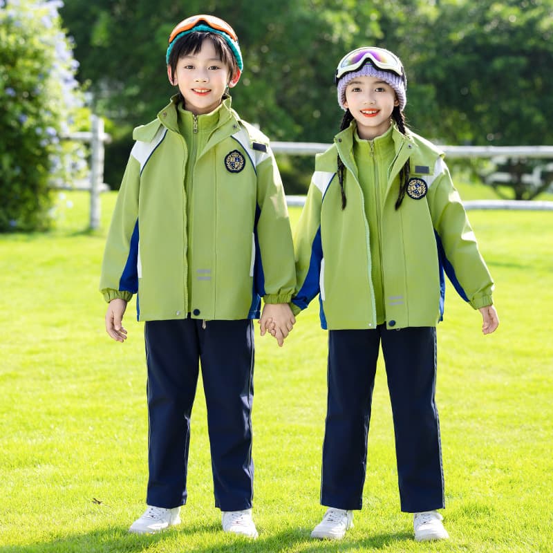 Kindergarten autumn/winter three-in-one windbreaker suit set for first-grade elementary school sports class in spring and autumn.