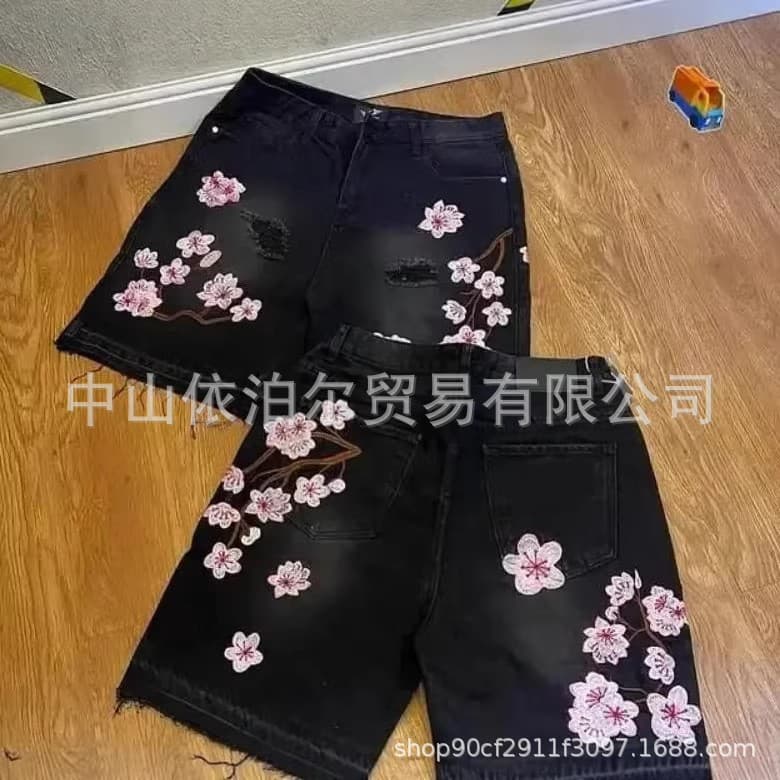 Sakura embroidered denim shorts! Ripped design, stylish casual slim fit -- Sakura embroidery