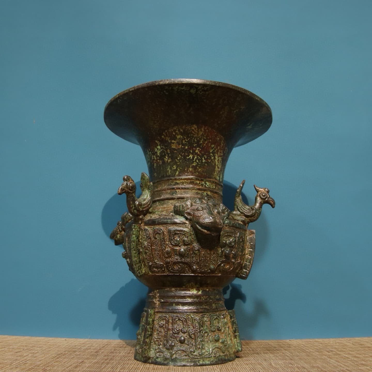 Jingdezhen ceramic empty wine bottle, 3-5 jin capacity, imitation ancient bronze creative home wine pot ornament, sealed jar for brewing wine