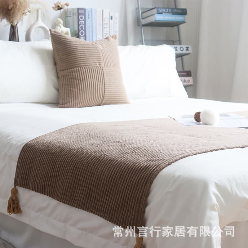 Simple hotel bed runner, bed cover, throw pillow, decorative towel, B&B sofa cover blanket, geometric bed end throw blanket