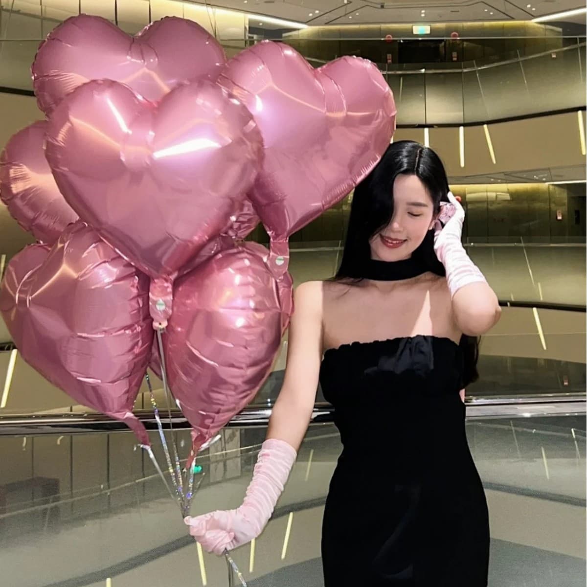 18-inch Heart-Shaped Foil Balloon for Wedding, Bridal Room Decoration, Valentine's Day Party Floating Heart Balloon Wholesale