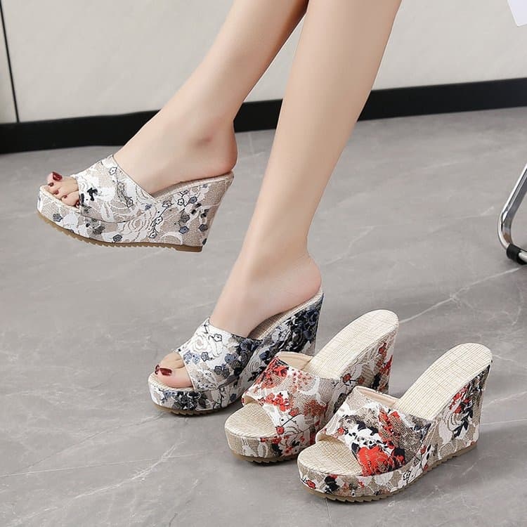 New European and American Cross-Border Patchwork Wedge Outdoor 2024 Sandals for Women, Large Size Platform Thick Sole Wholesale