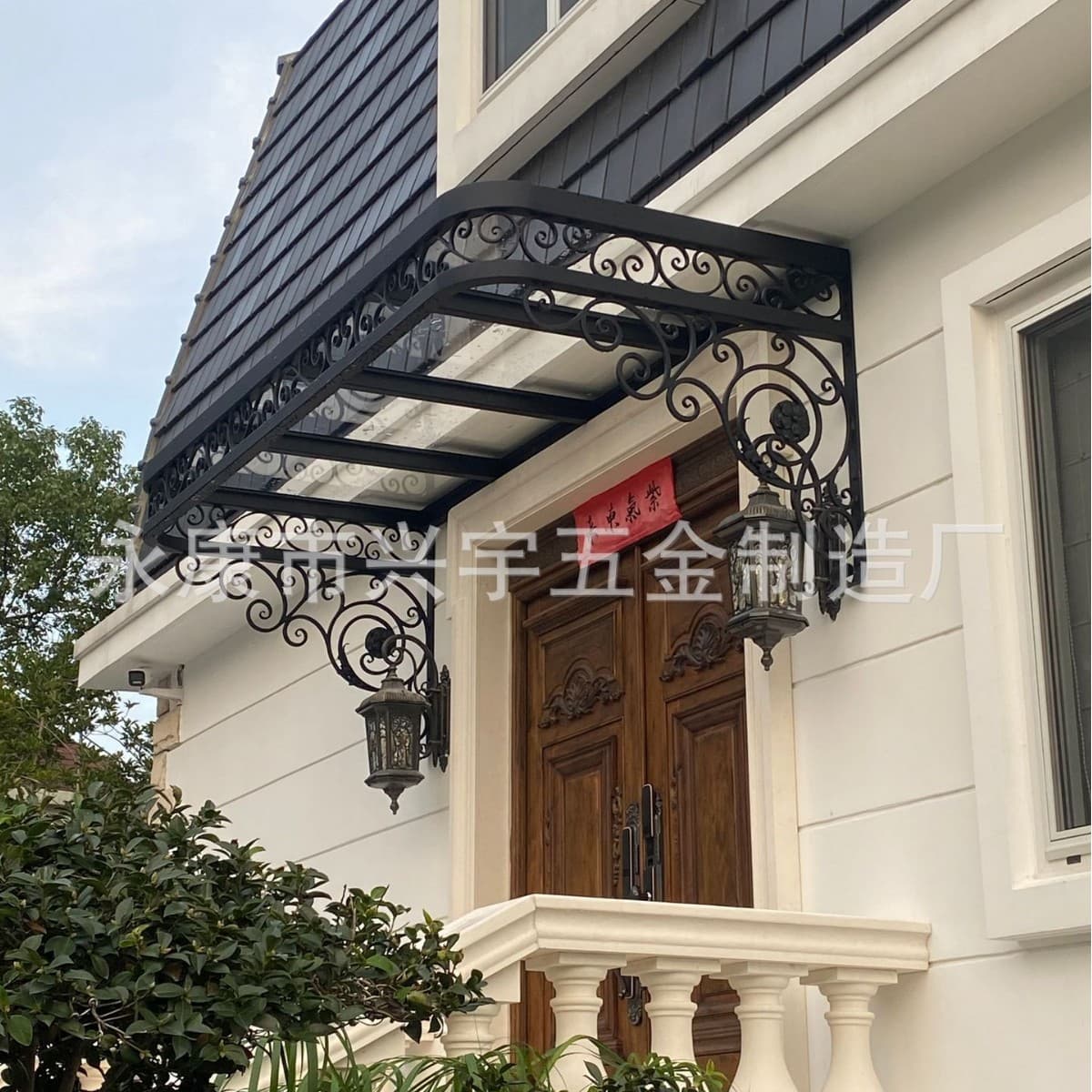 European Style Wrought Iron Door Canopy - Carved decorative sunshade, direct from manufacturer, supports foreign trade, highly sought after.