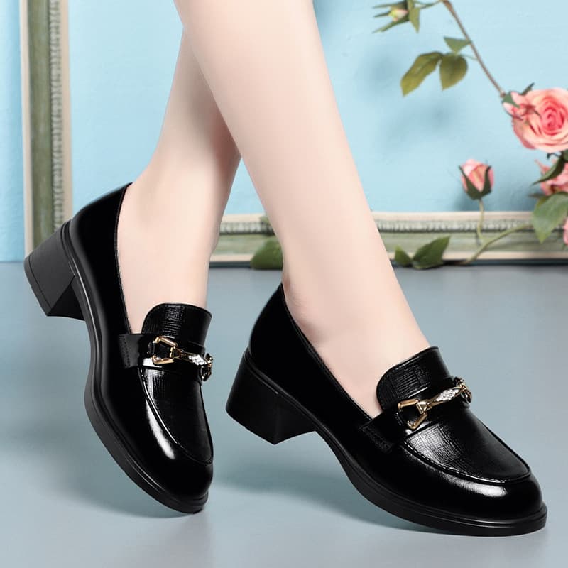 Loafers Women 2024 Spring New British Style Leather Shoes Comfortable Women's Flats Soft Leather Soft Sole Middle-aged Mother Shoes