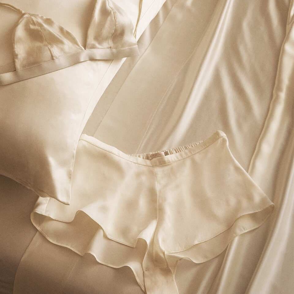 Custom Silk Sexy Lingerie Set, Silk Loungewear from Source Factory, Essential Premium Silk Underwear for Women