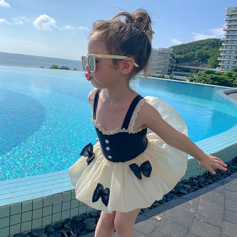 Girls' 2025 Summer New One-Piece Swimsuit Cute and Stylish Baby Toddler Lace Princess Style Swimwear Trendy