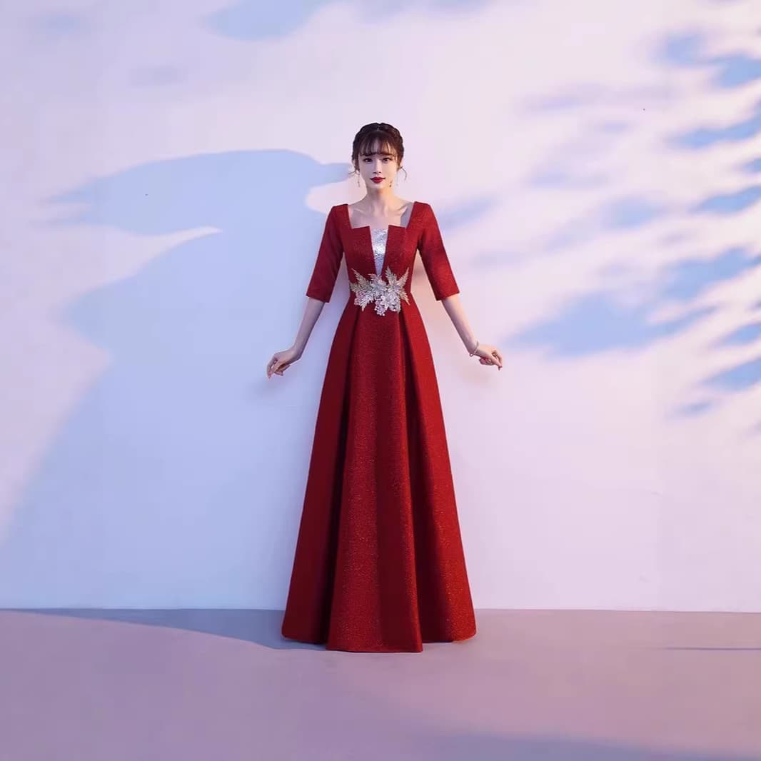 Burgundy choir performance clothing, female long skirt, student poetry recitation red song performance clothing, annual meeting host evening dress