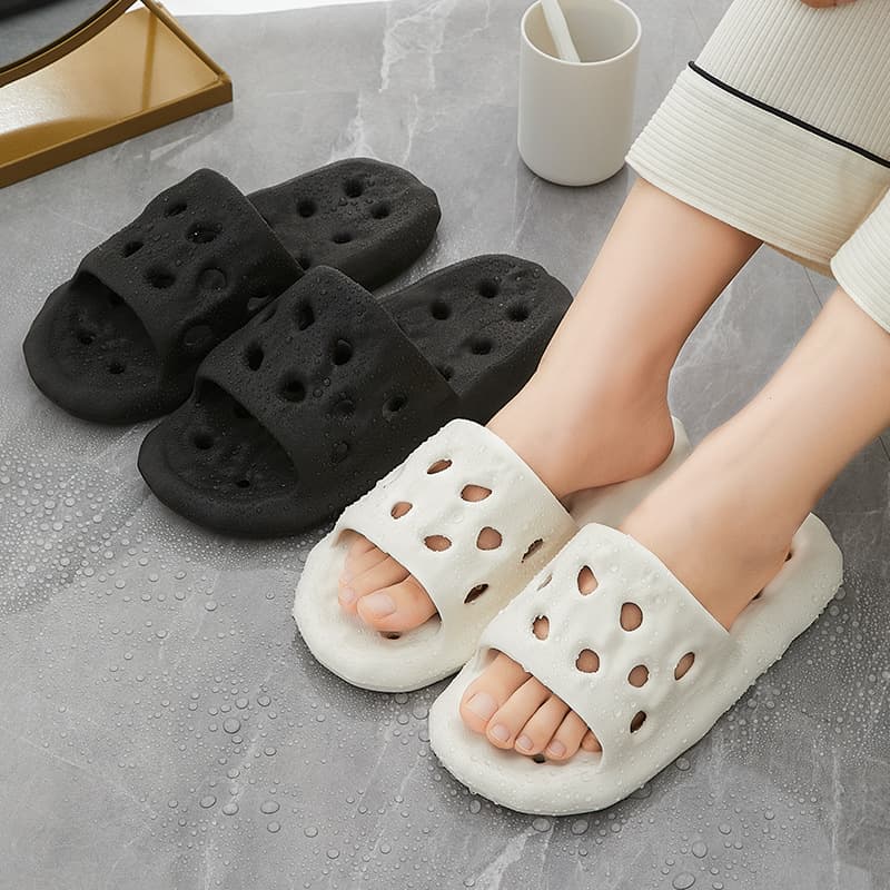 EVA leaky slippers for women, home indoor bathroom slippers with a "walking on poop" feel, non-slip, odor-resistant, quick-drying.