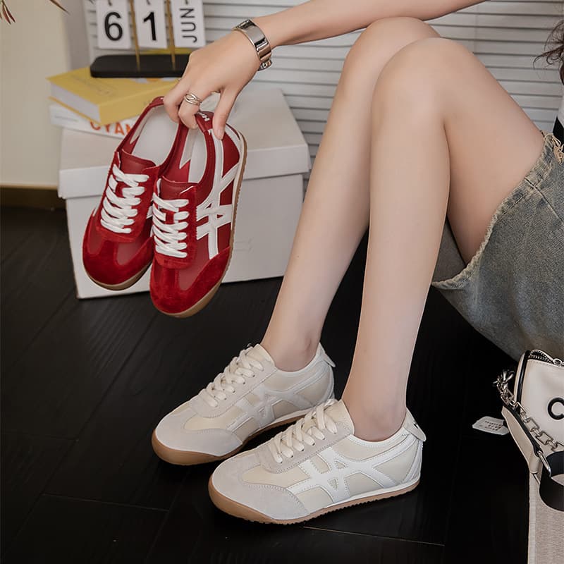 2026 New Red German Training Shoes Women Retro Versatile Agam Flat Sports Casual Shoes Mesh Breathable Board Shoes