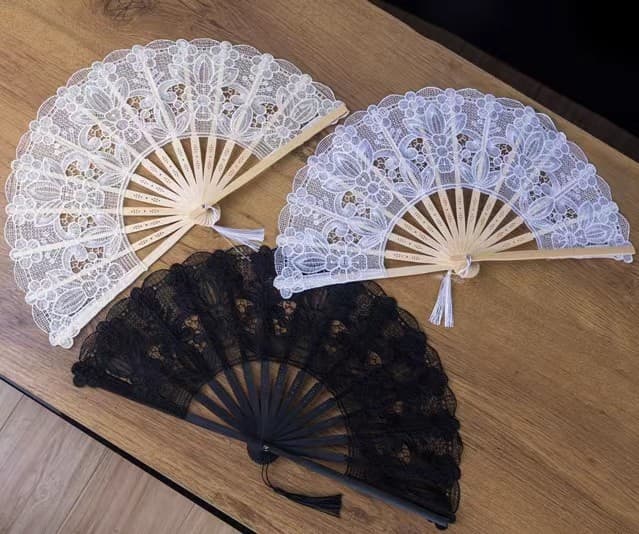 Embroidered Lace Fan Vintage European Court Fan 23CM Folding Fan Dance Prop Performance Foldable Bamboo Fan