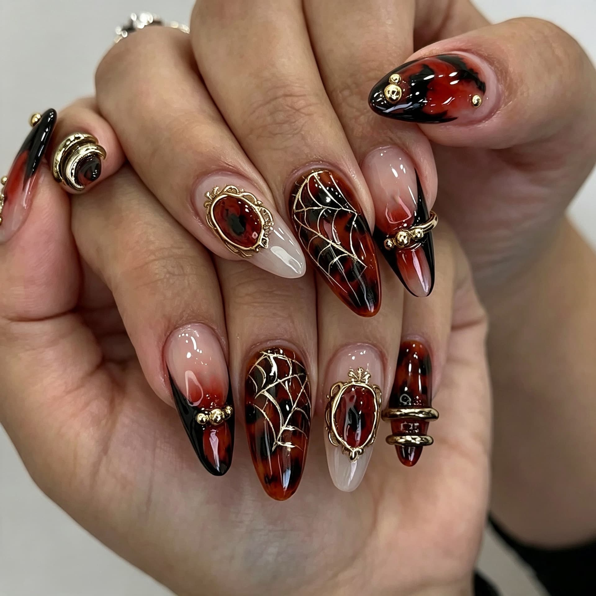 30-Piece Halloween Bestseller Leopard Print Spider Almond Press-On Nails Exquisite Blush Bat Gold Foil Nail Tips Wholesale