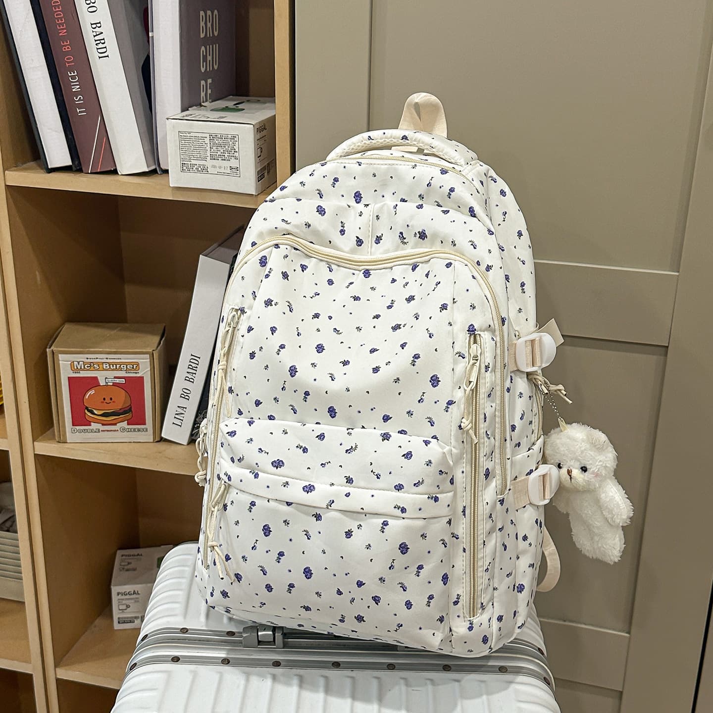 New Japanese Style Backpack for Women Large Capacity School Bag Cute High Aesthetic Commuter Lightweight Backpack for Middle High School