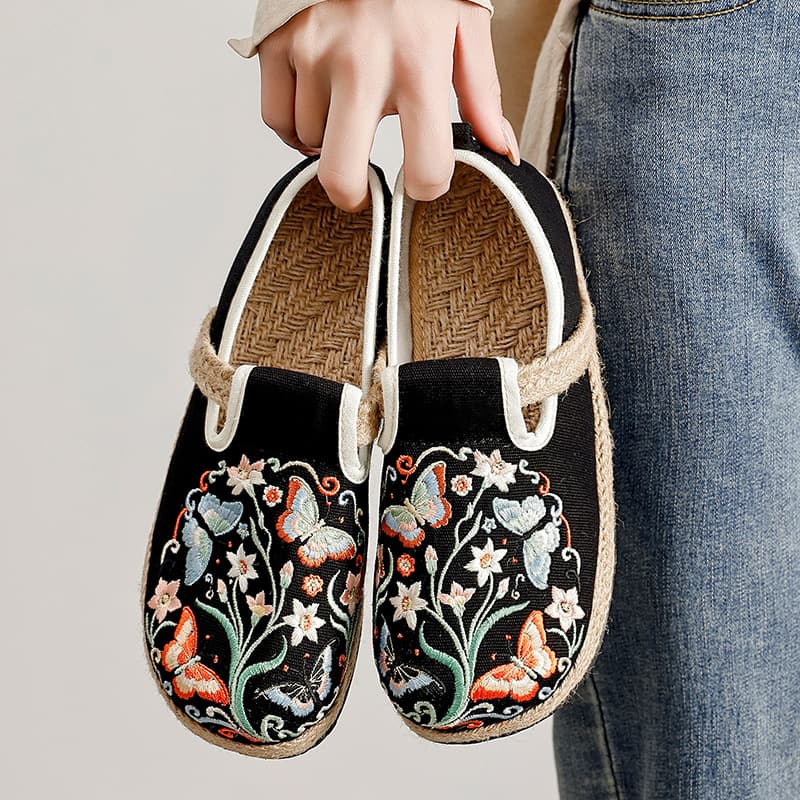 New Style Old Beijing Cloth Shoes, New Chinese Retro Vintage Round-Toe Inner Height Increase Ethnic Style Embroidered Shoes for Women