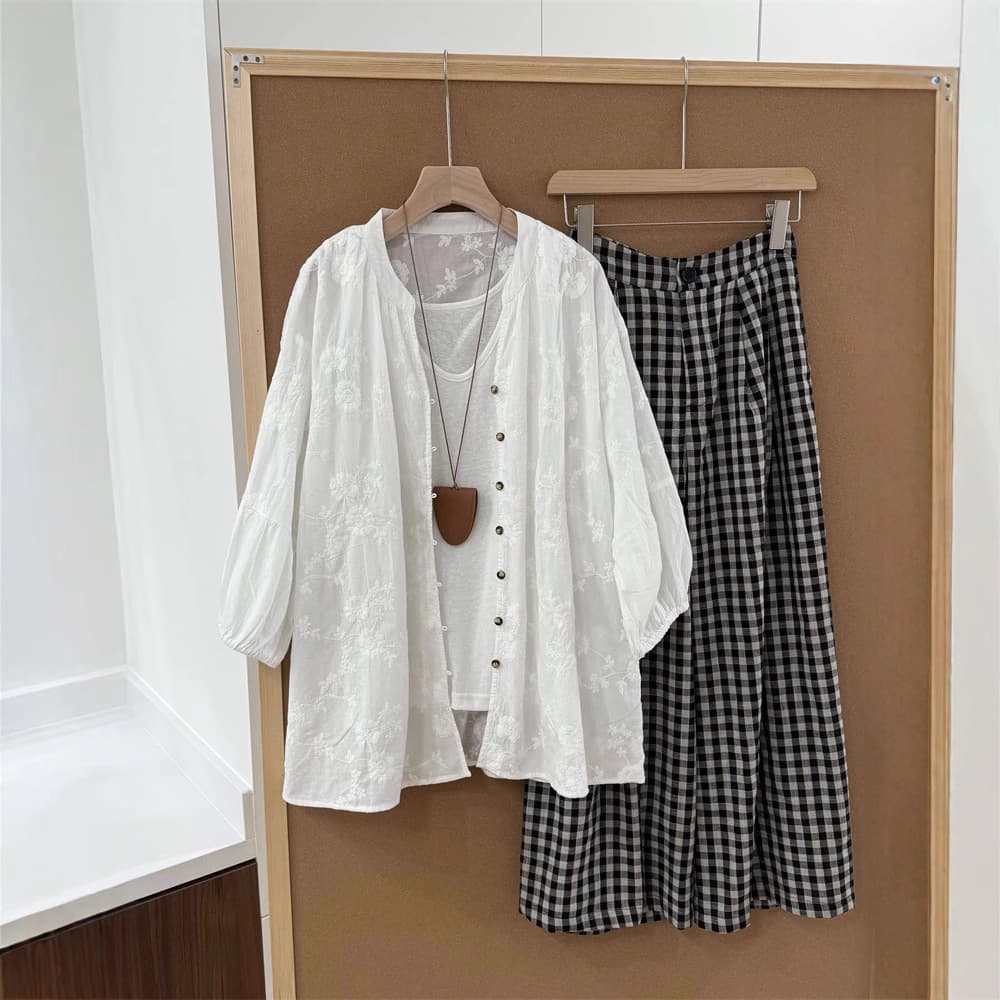 2025 Spring/Summer Heavy-Duty Design Plum Blossom Embroidered Shirt for Women, V-Neck, Three-Quarter Sleeve, Sun Protection Jacket Top