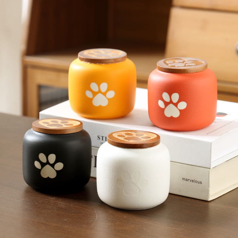 Ceramic pet urn with moisture-proof and anti-damp features, customizable engraving, sealed can with free shipping.