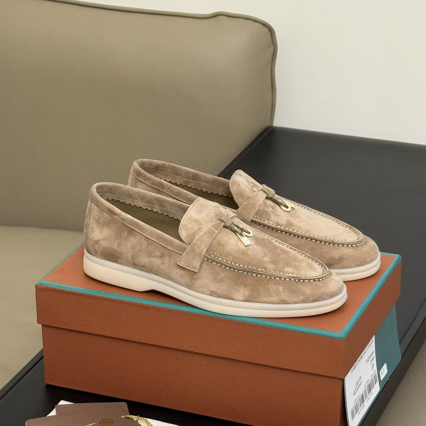 Retro-style men's loafers, genuine leather, suede, slip-on, round-toe, flat, casual women's shoes.