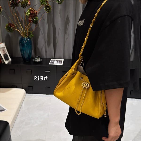 Fashion Genuine Leather Small Chanel-Style Quilted Chain Bag for Women Versatile Niche Vintage Underarm Bag Single Shoulder Crossbody Small Tote Bag