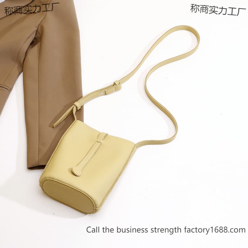 Double-sided leather-feel new phone case, Korean-style soft leather crossbody bag for women, bucket bag, free shipping for single item, dropshipping available.