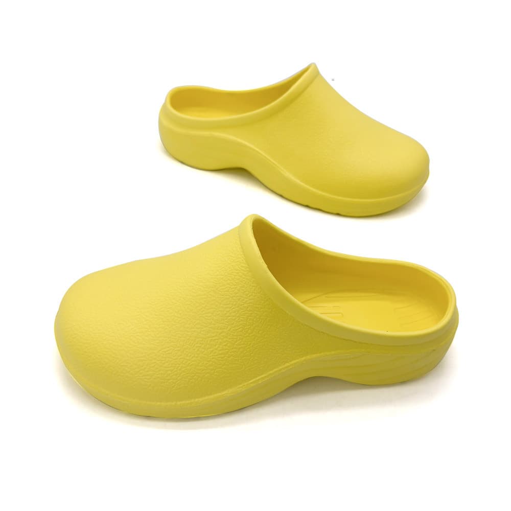 Custom injection-molded closed-toe slippers for women, cross-border hot-selling lab surgical room slippers, EVA two-way slippers.