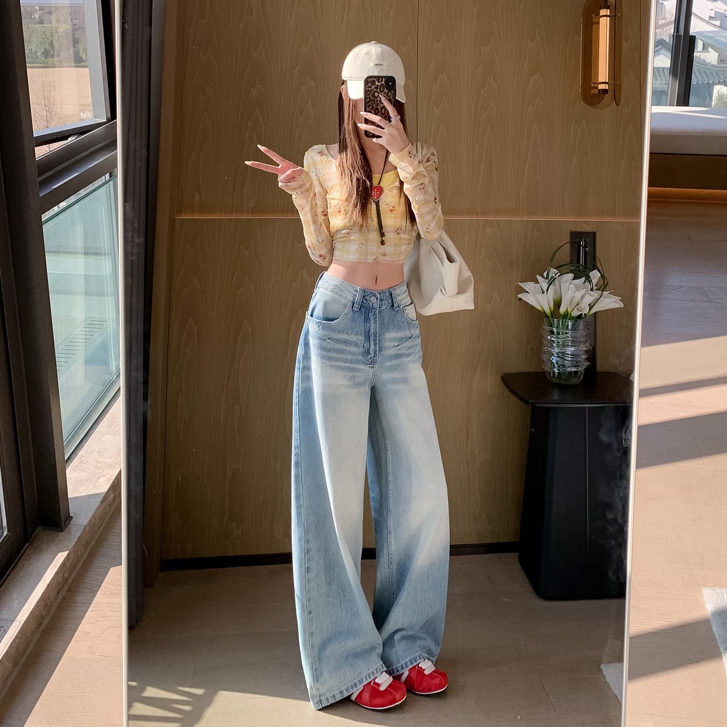 2026 New Retro Wide-Leg Jeans for Women, Spring/Autumn Loose Fit, Slimming Micro-Flare Straight-Leg Floor-Length Pants