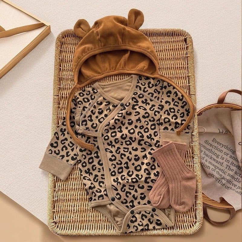 Fashionable newborn clothes, baby bag, spring and autumn bottoming, men's and women's baby belly protection triangle hoodie, cotton cotton bag buttocks