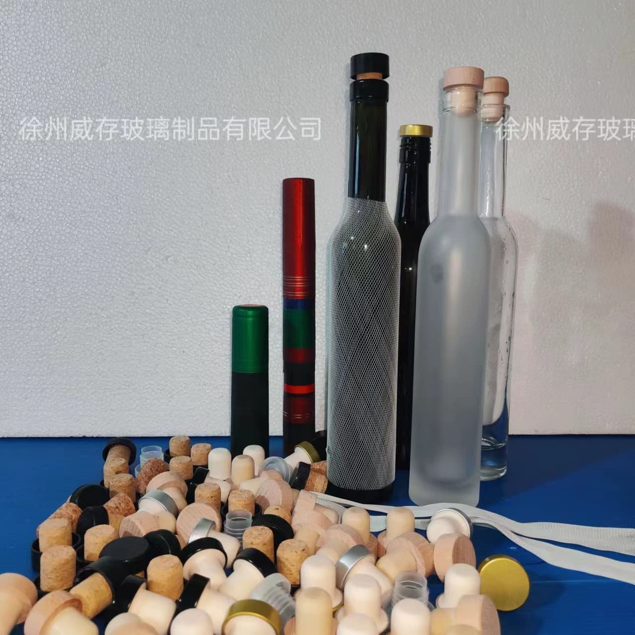 Custom Wholesale Polymer Wine Stoppers, T-shaped Oak Corks, Luxury Wine Bottle Seals