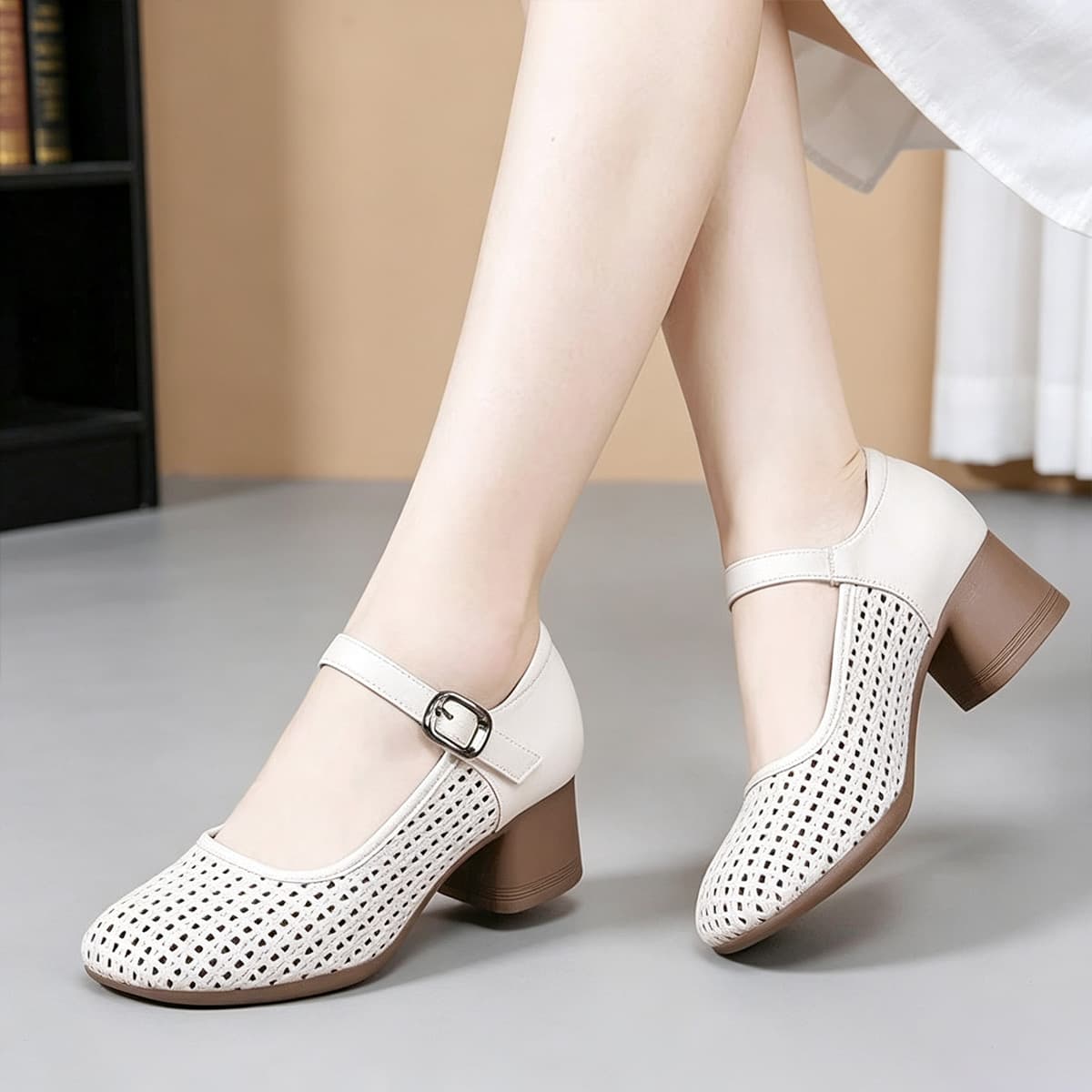 2026 Autumn New Chunky Heel Hollow One-Strap Sandals Mid Heel Breathable Mother Shoes Fashion Versatile High Heel Women's Shoes