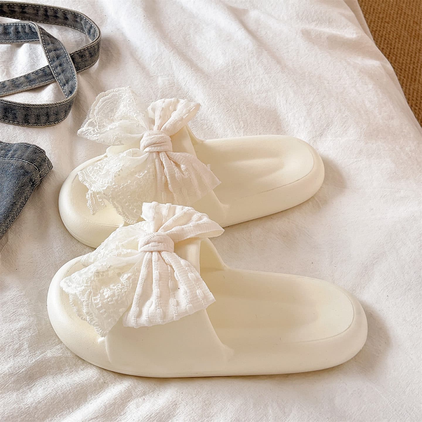 Cloud-like Thick Sole Slippers for Women Summer Outdoor Sweet Lace Bow Non-slip Indoor Home Soft Sole Sandals