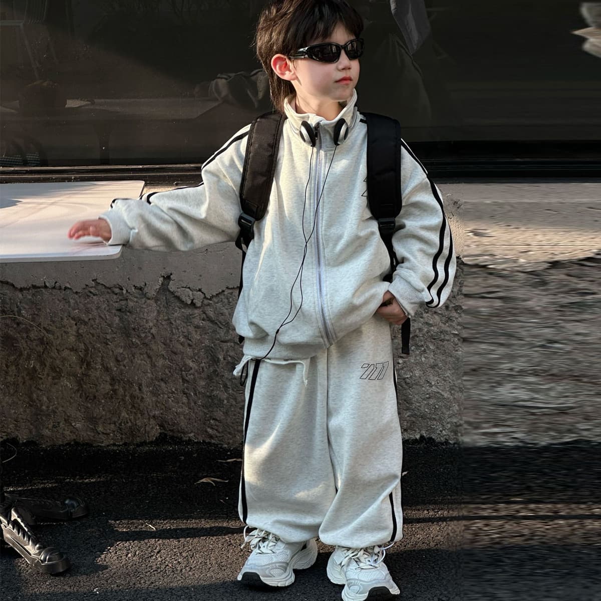 2025 Autumn New Children's Korean Style Trendy Sport Zip-Up Set Boys' Fall Hoodie Jacket and Joggers Wholesale