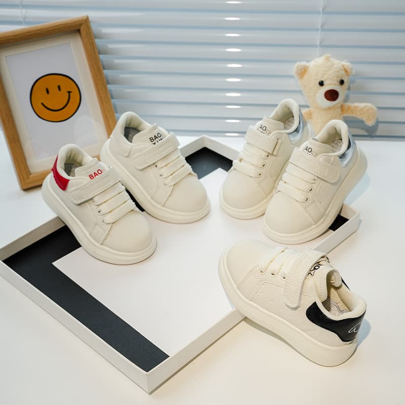 Sneakers Soft Sole Board Shoes 2026 Autumn Baby Walking Shoes Casual Shoes Kindergarten Children White Shoes Girls