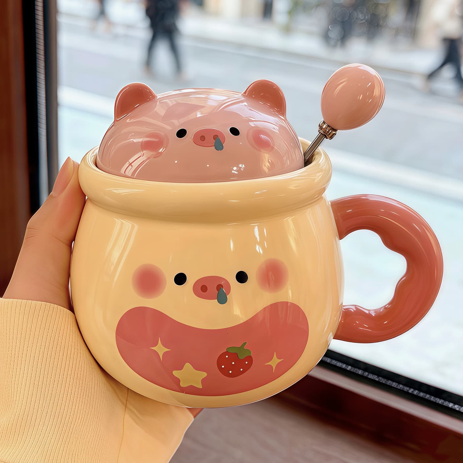 High-value pig-shaped ceramic cup with a girly heart design, a meaningful birthday gift for women, girlfriends, and sisters