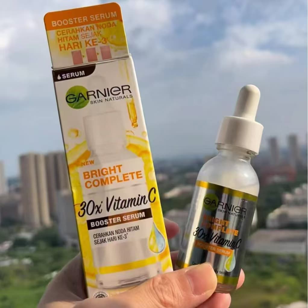 Thailand Garnier Garnier essence niacinamide 377 brightens skin tone and fades acne marks essence 30ML