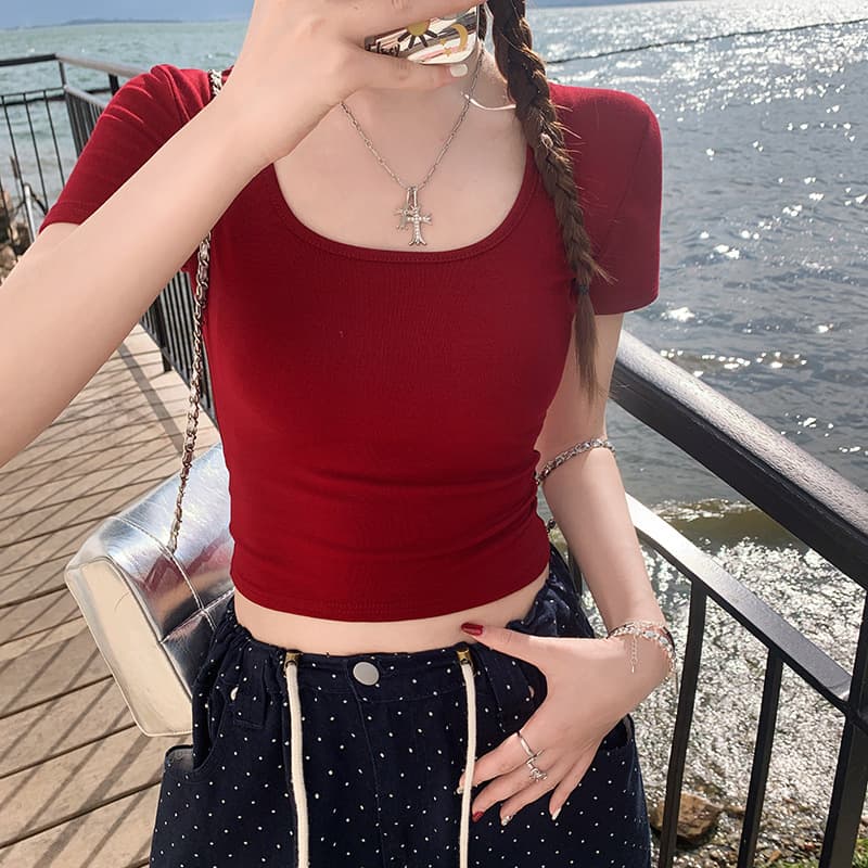 Red Short Sleeve T-Shirt for Women Summer 2024 New Trendy U-Neck Half Sleeve Slim Fit Cropped Top with Wide Neckline