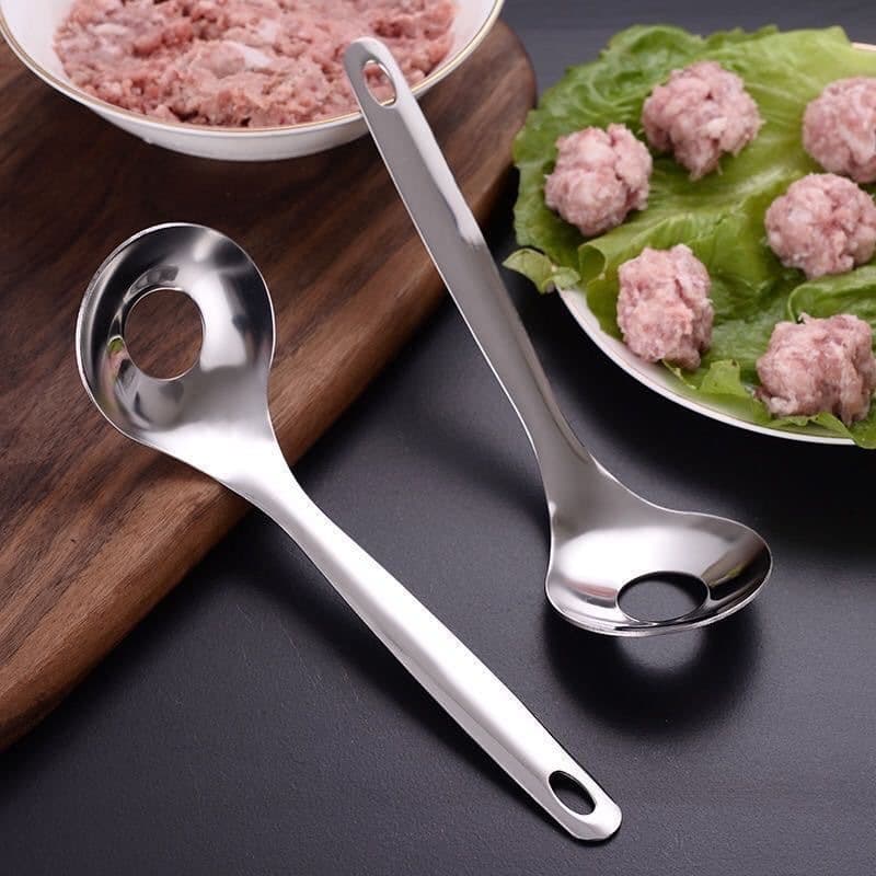 Stainless steel meatball scoop, meatball press, kitchen tool, handmade meatball and fishball mold for home use.