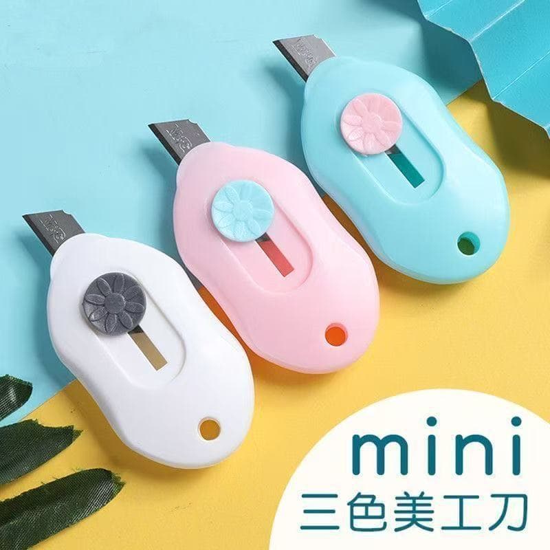 Compact Parcel Opener, Mini Utility Knife for Unboxing, Paper Cutter, Wallpaper Trimmer, Pocket-Sized Student Tool