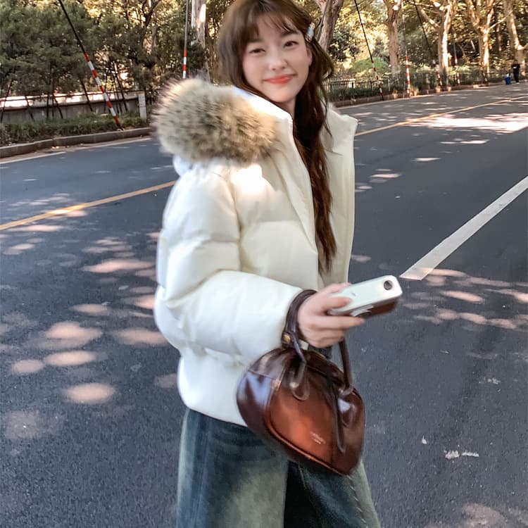 2025 Winter New Style 90% White Duck Down Short Padded Coat for Women with Large Fur Collar, Waist-Cinching Slimming Warm Design Jacket