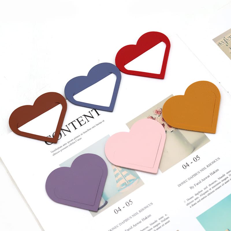 New PU Leather Heart-Shaped Bookmark Creative Mini Portable Love Student Page Clip Bookmark Book Corner Protector