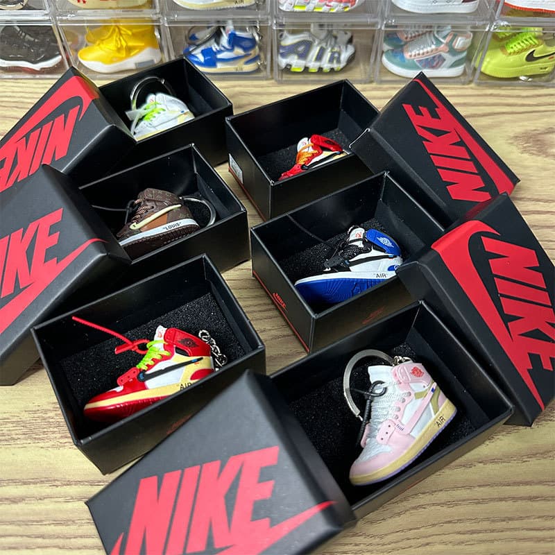 OW Collaboration Shoe Mold Keychain Set Mini AJ Basketball Shoe Box Series Creative Streetwear Accessory Pendant In Stock